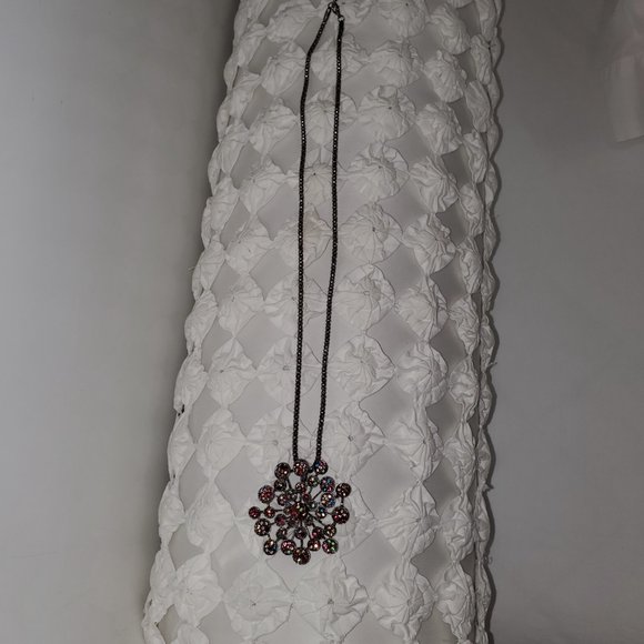 LONG NECKLACE DONE IN MULTI-COLORED STONES - Picture 2 of 4